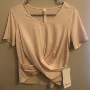 Lululemon cream T-shirt size 4